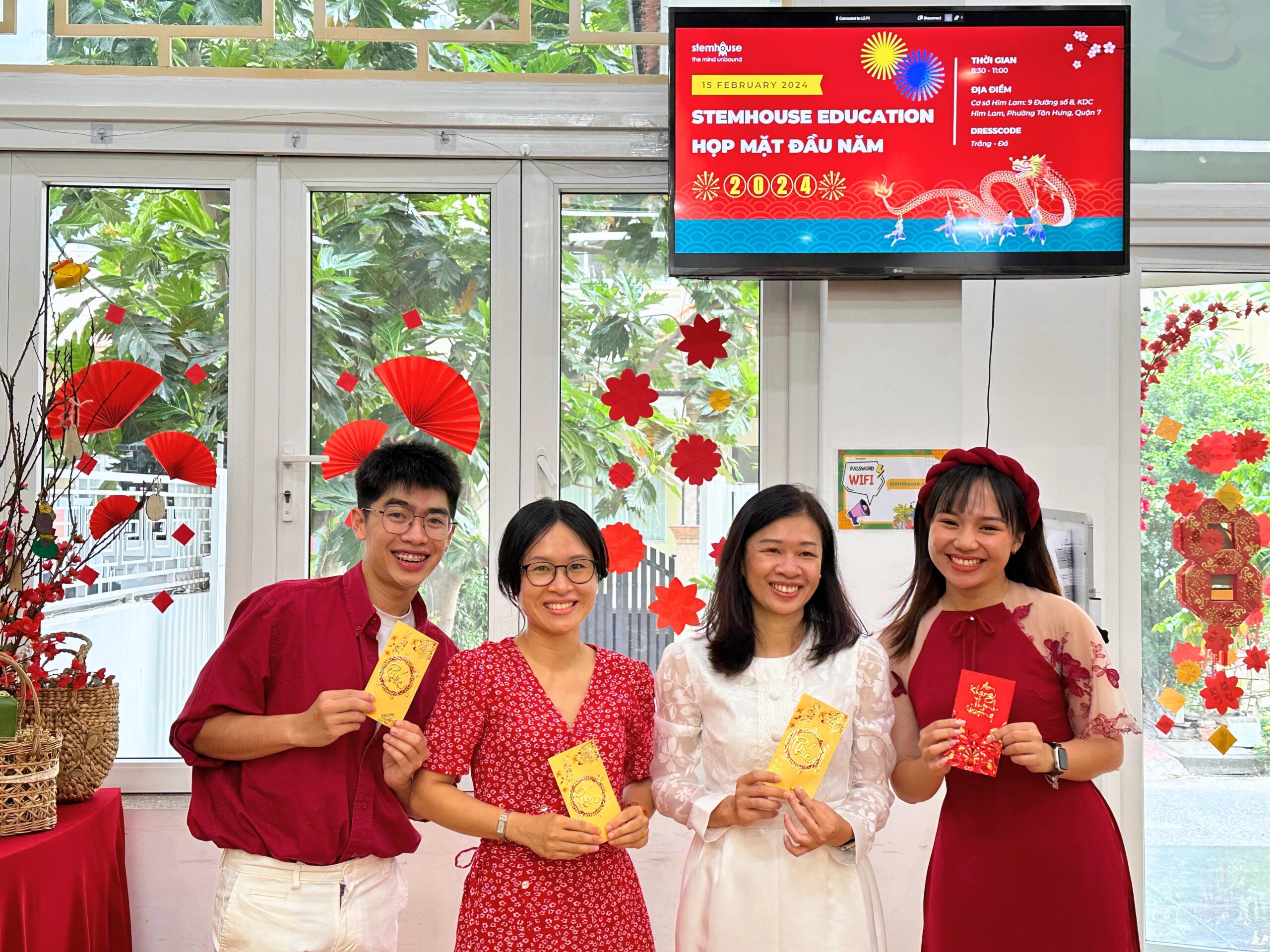 Họp Mặt Đầu Năm 2024